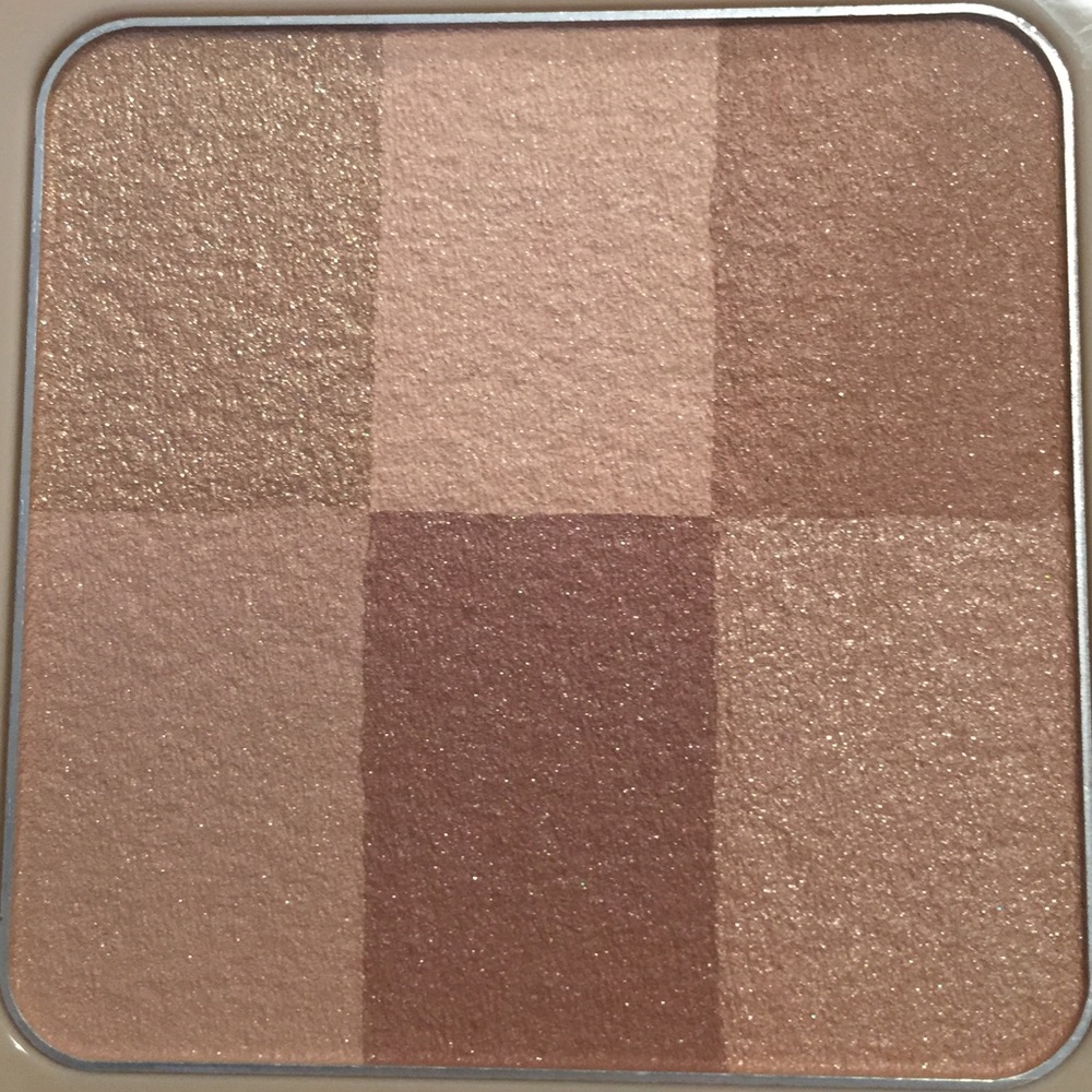 Bobbi Brown Nude Finish Illuminating Powder - Picture 8 of 12